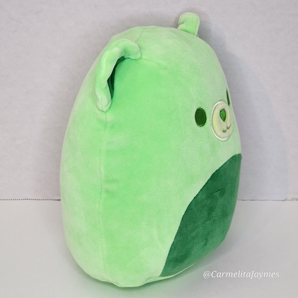 🇨🇦 GOBO 💚🐻 Green Gummy Bear CANADIAN AND BLACKLIGHT Squishmallow ☆ NWT ☆ - Picture 4 of 8